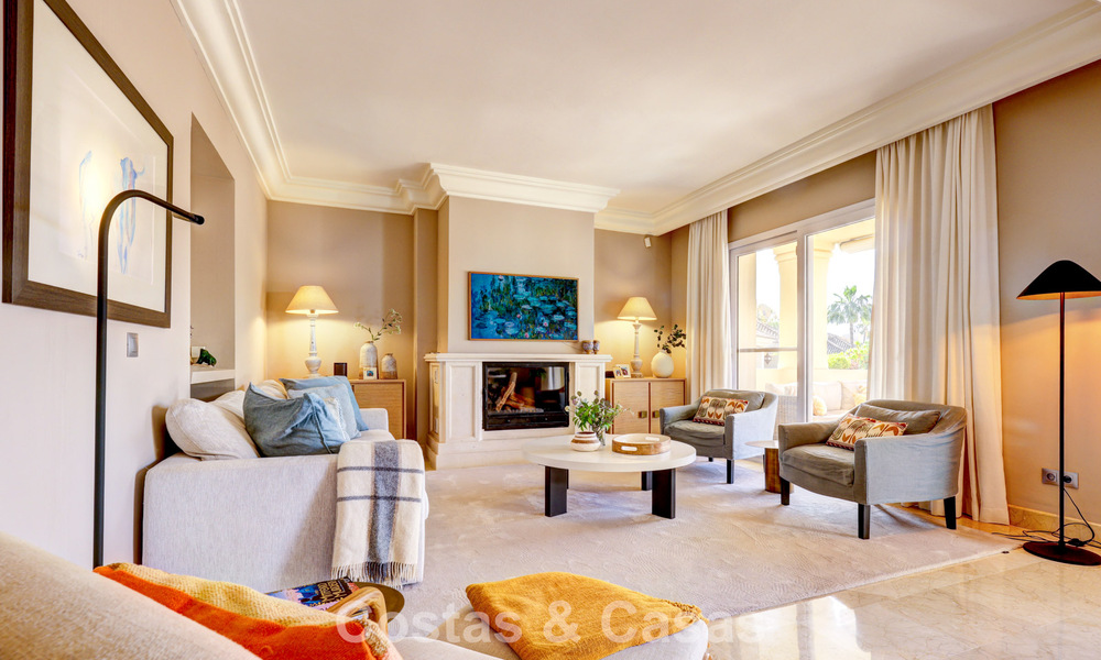 Luxe penthouse te koop in prachtig eerstelijnsgolf resort in Nueva Andalucia, Marbella 796978