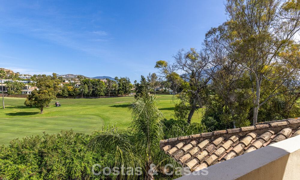 Luxe penthouse te koop in prachtig eerstelijnsgolf resort in Nueva Andalucia, Marbella 797002