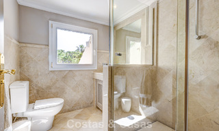 Luxe penthouse te koop in prachtig eerstelijnsgolf resort in Nueva Andalucia, Marbella 797013 