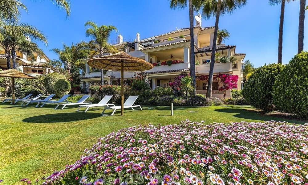 Luxe penthouse te koop in prachtig eerstelijnsgolf resort in Nueva Andalucia, Marbella 797027