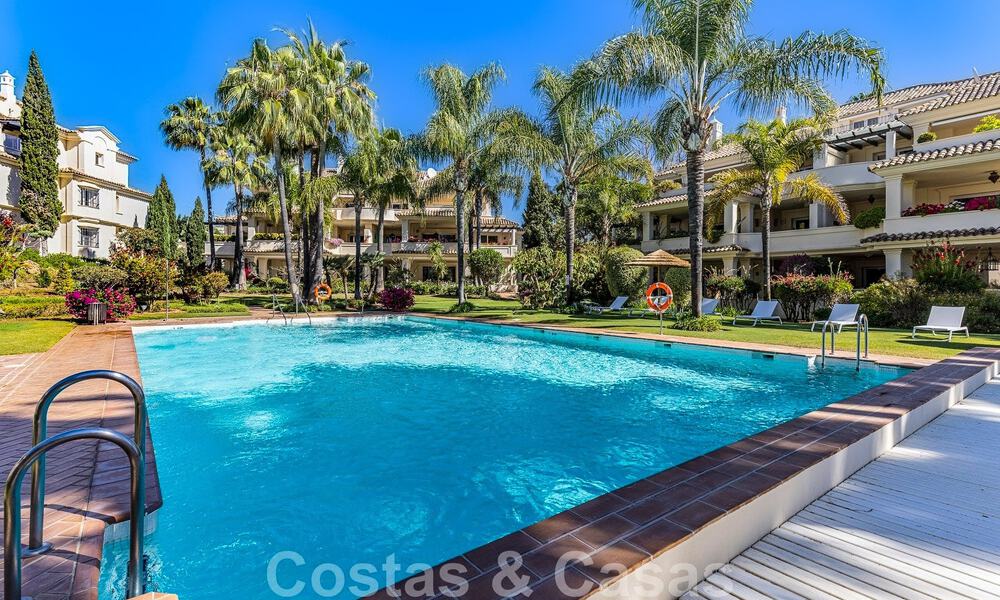 Luxe penthouse te koop in prachtig eerstelijnsgolf resort in Nueva Andalucia, Marbella 797029