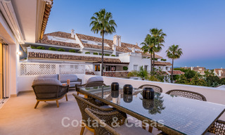 Gerenoveerd modern appartement te koop op de Golden Mile van Marbella. Instapklaar + gemeubileerd. 42298 