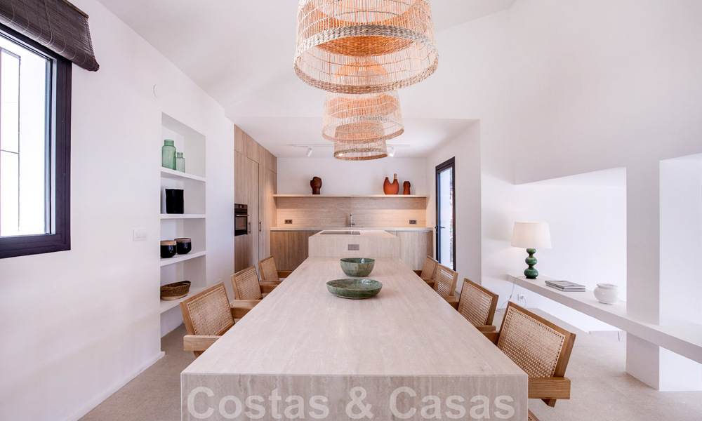 Recent gerenoveerde villa in Mediterrane stijl te koop, met zeezicht, in een hogerop gelegen en gated community in Marbella - Benahavis 42883