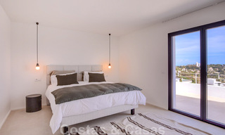 Recent gerenoveerde villa in Mediterrane stijl te koop, met zeezicht, in een hogerop gelegen en gated community in Marbella - Benahavis 42887 
