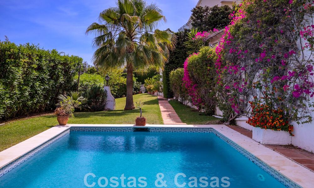 Recent gerenoveerde villa in Mediterrane stijl te koop, met zeezicht, in een hogerop gelegen en gated community in Marbella - Benahavis 45527