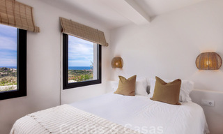 Recent gerenoveerde villa in Mediterrane stijl te koop, met zeezicht, in een hogerop gelegen en gated community in Marbella - Benahavis 45528 