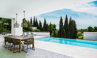Recent gebouwde designervilla te koop, rustig gelegen in de heuvels van La Quinta te Benahavis - Marbella 42554 