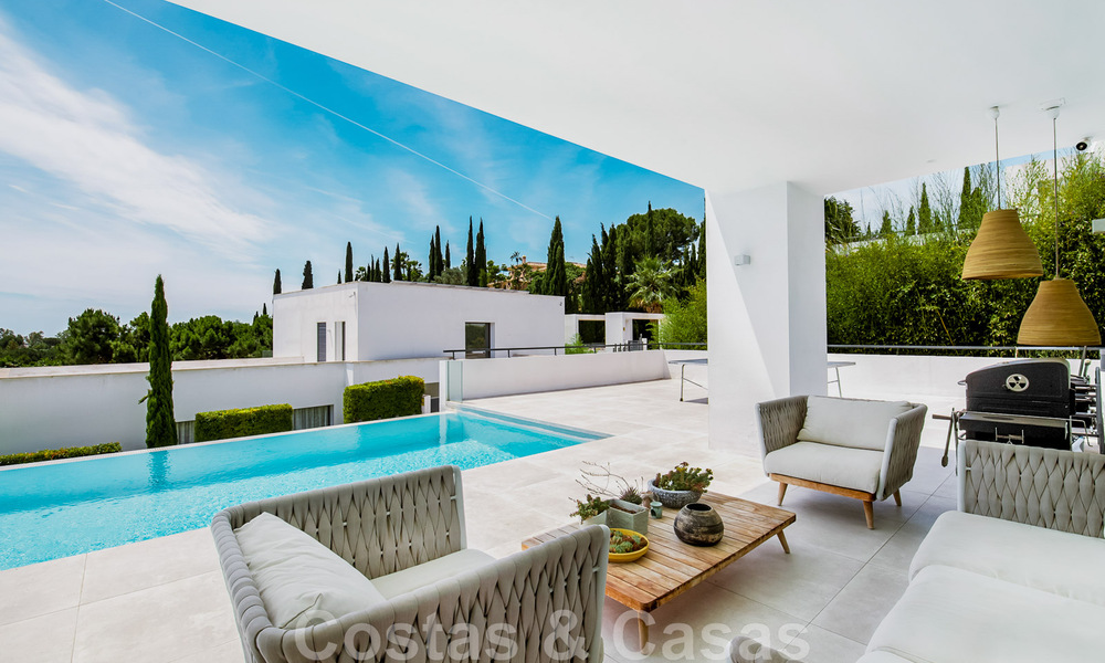 Recent gebouwde designervilla te koop, rustig gelegen in de heuvels van La Quinta te Benahavis - Marbella 42555