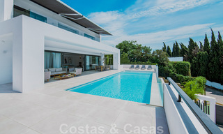 Recent gebouwde designervilla te koop, rustig gelegen in de heuvels van La Quinta te Benahavis - Marbella 42557 