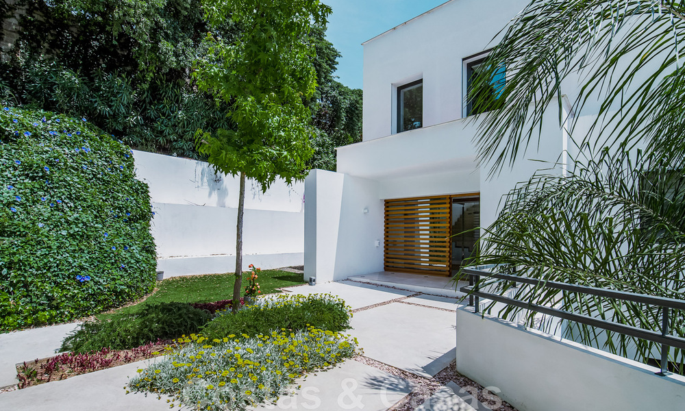 Recent gebouwde designervilla te koop, rustig gelegen in de heuvels van La Quinta te Benahavis - Marbella 42560