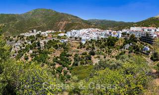 Nieuwe luxe appartementen te koop, met een onverstoord uitzicht op het meer, de bergen en op de kust richting Gibraltar, gelegen in het rustige Istán, Costa del Sol 42596 