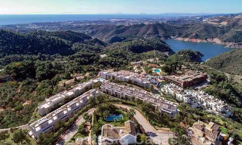 Nieuwe luxe appartementen te koop, met een onverstoord uitzicht op het meer, de bergen en op de kust richting Gibraltar, gelegen in het rustige Istán, Costa del Sol 42607