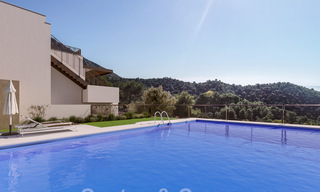 Nieuwe luxe appartementen te koop, met een onverstoord uitzicht op het meer, de bergen en op de kust richting Gibraltar, gelegen in het rustige Istán, Costa del Sol 42609 