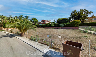 Modernistische luxevilla te koop op loopafstand van het strand in Guadalmina Baja, Marbella 42585 
