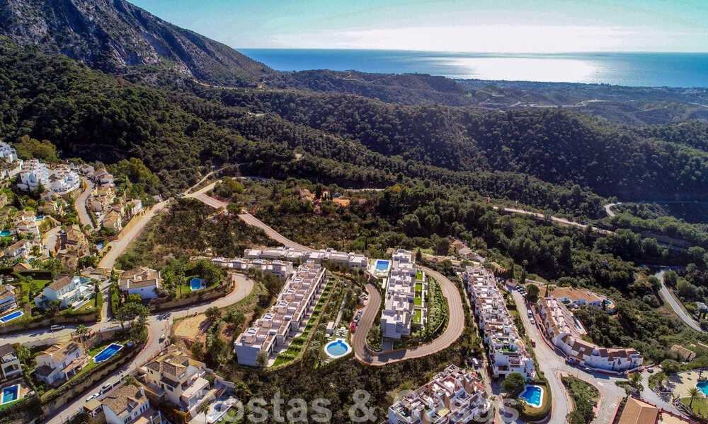 Nieuwbouwproject van moderne rijwoningen te koop, met panoramisch uitzicht in Istán vlak bij Marbella aan de Costa del Sol 42655