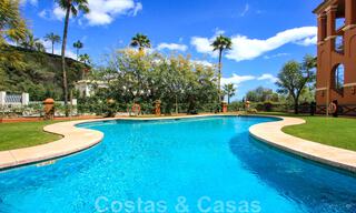 Groot appartement te koop met een mooi zeezicht in Benahavis - Marbella 42332 