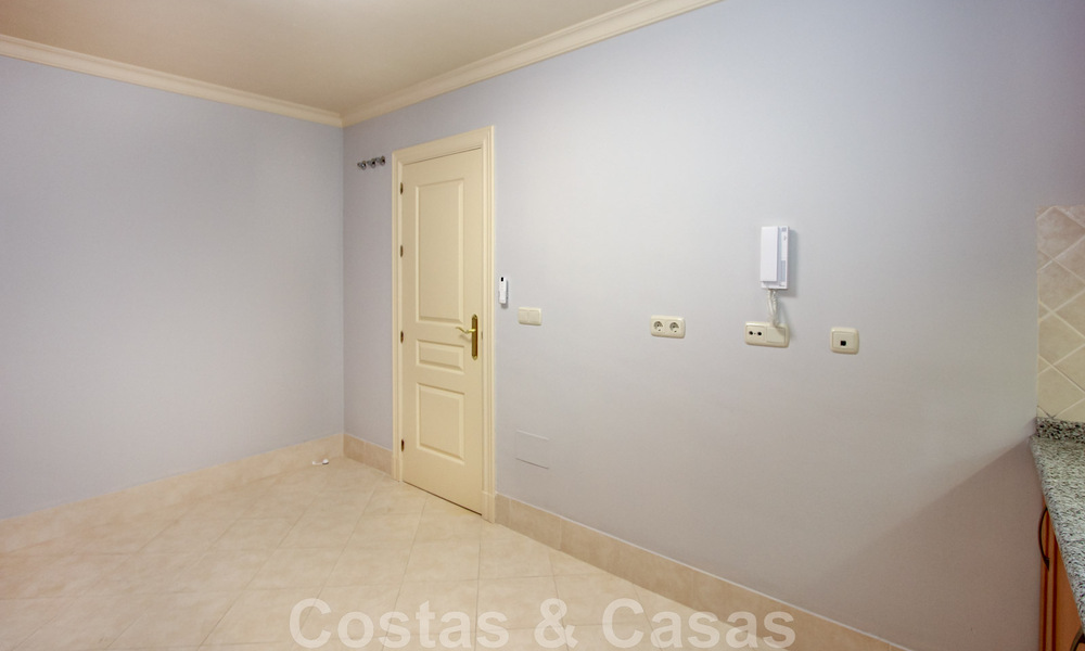Groot appartement te koop met een mooi zeezicht in Benahavis - Marbella 42340