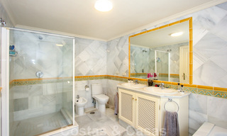Groot appartement te koop met een mooi zeezicht in Benahavis - Marbella 42343 