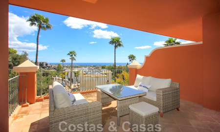 Groot appartement te koop met een mooi zeezicht in Benahavis - Marbella 42350