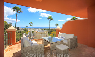 Groot appartement te koop met een mooi zeezicht in Benahavis - Marbella 42350 