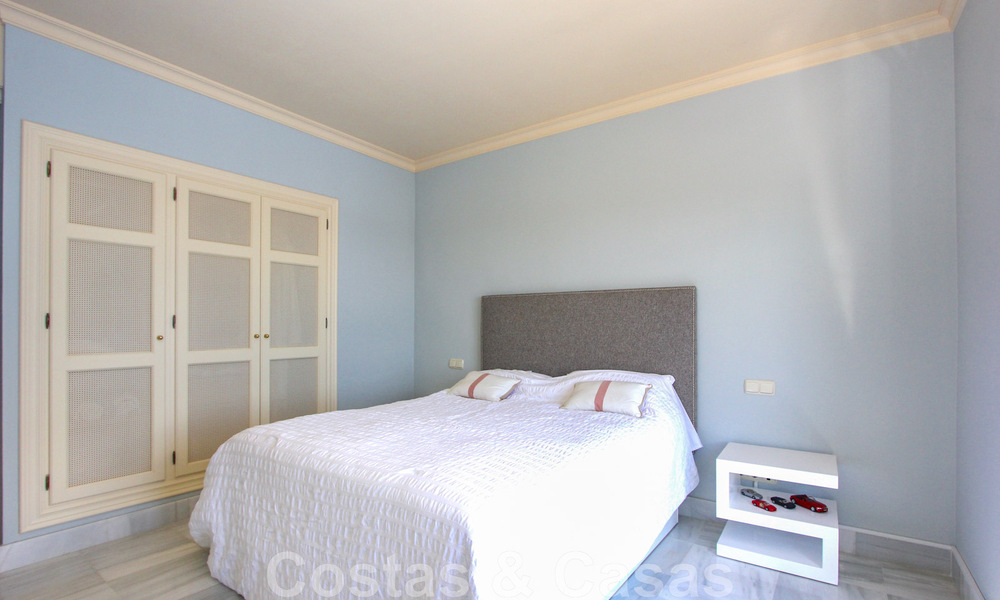 Groot appartement te koop met een mooi zeezicht in Benahavis - Marbella 42359