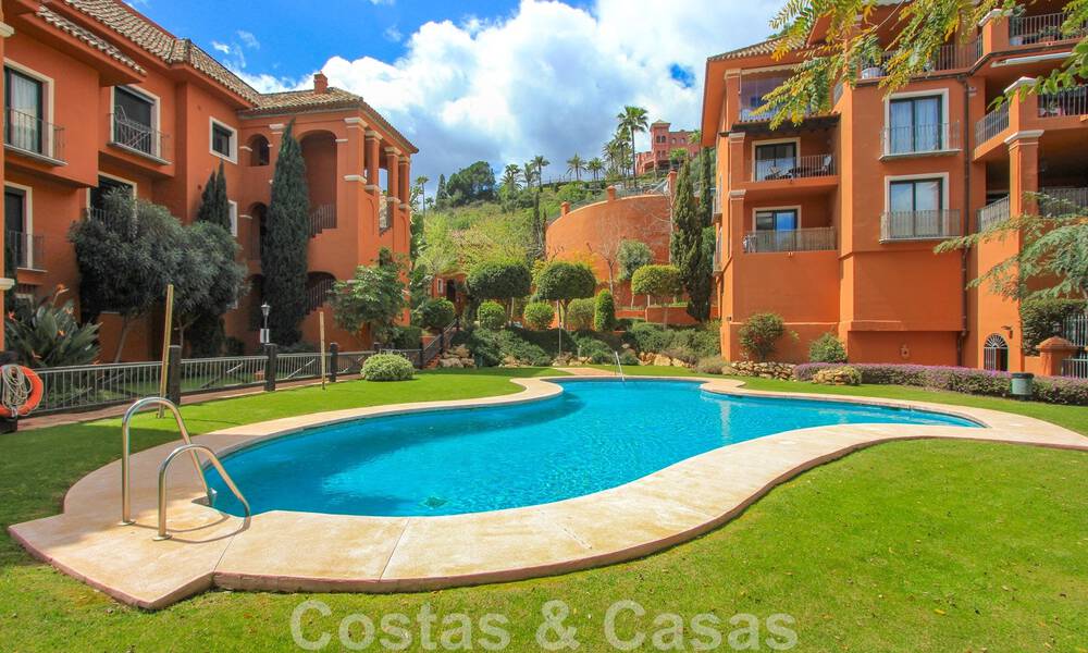 Groot appartement te koop met een mooi zeezicht in Benahavis - Marbella 42367