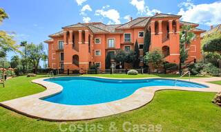 Groot appartement te koop met een mooi zeezicht in Benahavis - Marbella 42368 