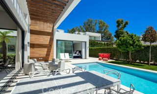 Moderne villa te koop in een villacomplex tussen Marbella en Estepona 42420 