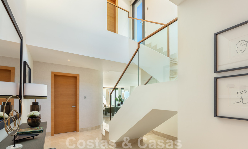 Spectaculair, modern penthouse te koop met adembenemend zeezicht in het zeer gegeerde Sierra Blanca, op de Golden Mile van Marbella 51501