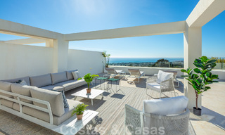 Spectaculair, modern penthouse te koop met adembenemend zeezicht in het zeer gegeerde Sierra Blanca, op de Golden Mile van Marbella 51516 