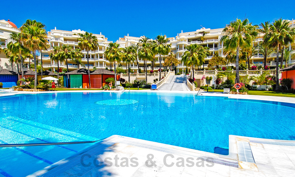 Opportuniteit! Eerstelijns strand luxe penthouse te koop in Las Dunas Park, Marbella - Estepona 42509