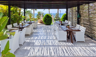 Opportuniteit! Eerstelijns strand luxe penthouse te koop in Las Dunas Park, Marbella - Estepona. Eigentijds gerenoveerd. Instapklaar. 42976 