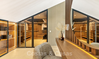 Opportuniteit! Eerstelijns strand luxe penthouse te koop in Las Dunas Park, Marbella - Estepona. Eigentijds gerenoveerd. Instapklaar. 43735 