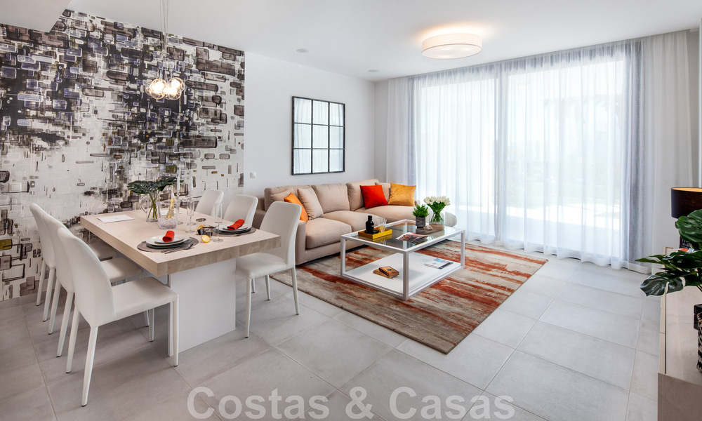 Instapklaar. Laatste 2 penthouses te koop in moderne stijl, in een nieuwbouw complex op de New Golden Mile tussen Marbella en Estepona 42520