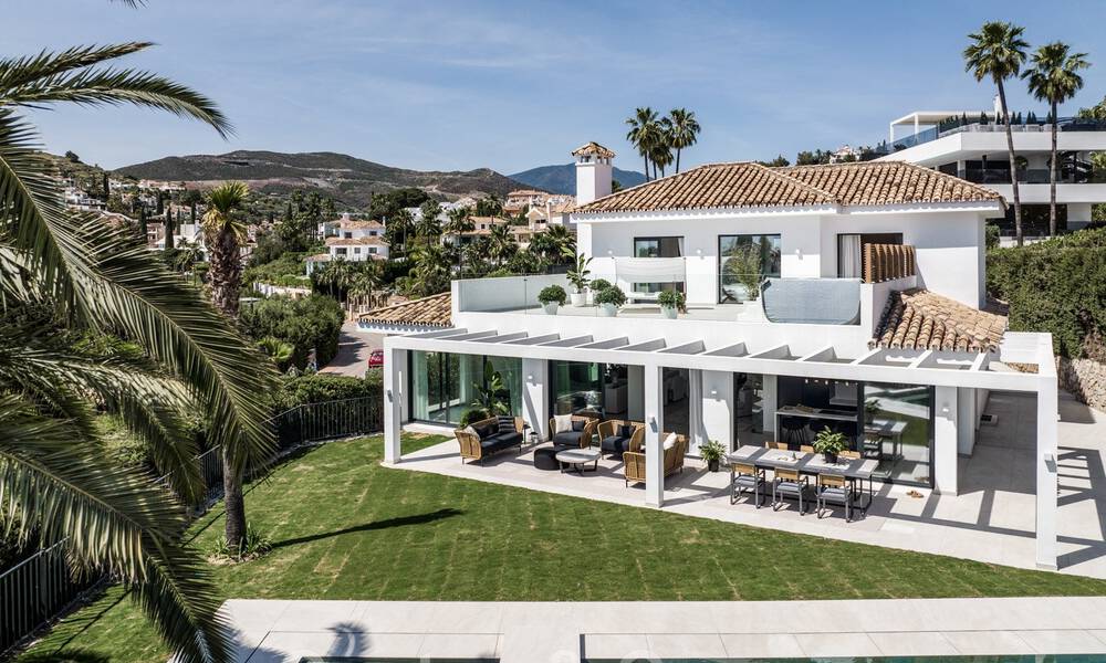 Eigentijdse mediterrane luxevilla te koop met uitzicht op de golfvallei in Nueva Andalucia - Marbella 42825