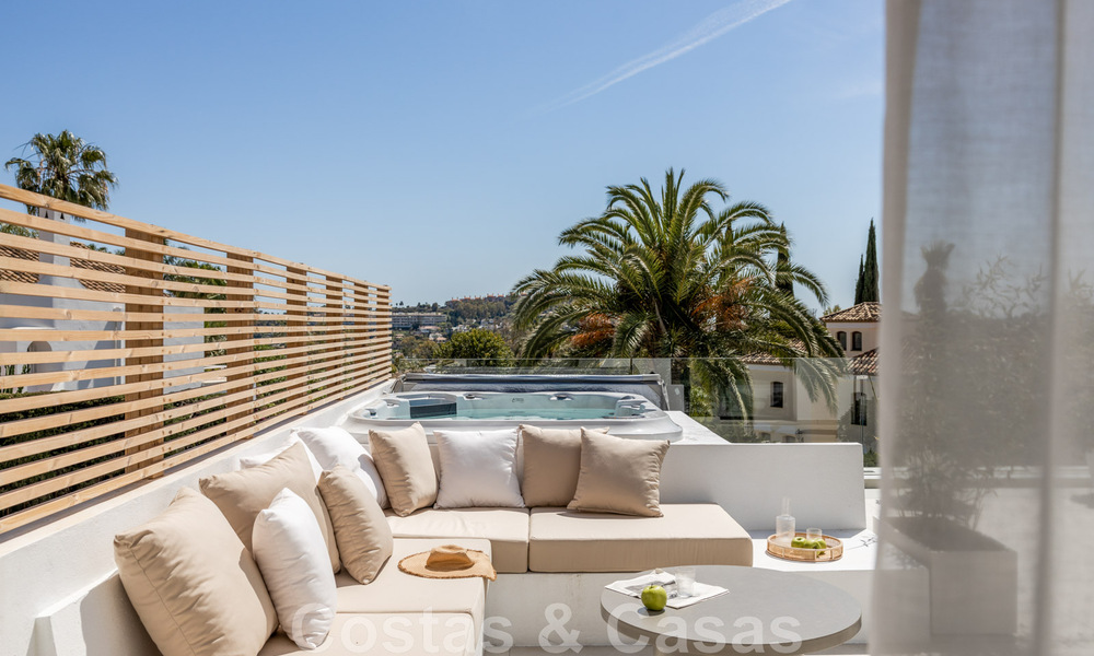 Eigentijdse mediterrane luxevilla te koop met uitzicht op de golfvallei in Nueva Andalucia - Marbella 42827