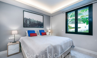 Hoogwaardig, modern tuinappartement te koop met 3 slaapkamers en panoramisch zeezicht in het hartje van Nueva Andalucia te Marbella 42862 