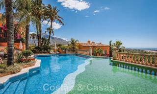 Eigentijds gerenoveerd, ruim, duplex penthouse, met panoramisch zeezicht in een begeerde urbanisatie in Nueva Andalucia, Marbella 42956 
