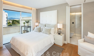 Luxepenthouse te koop, gerenoveerd in hedendaagse stijl, met zeezicht in een beveiligd complex in Marbella stad 43109 