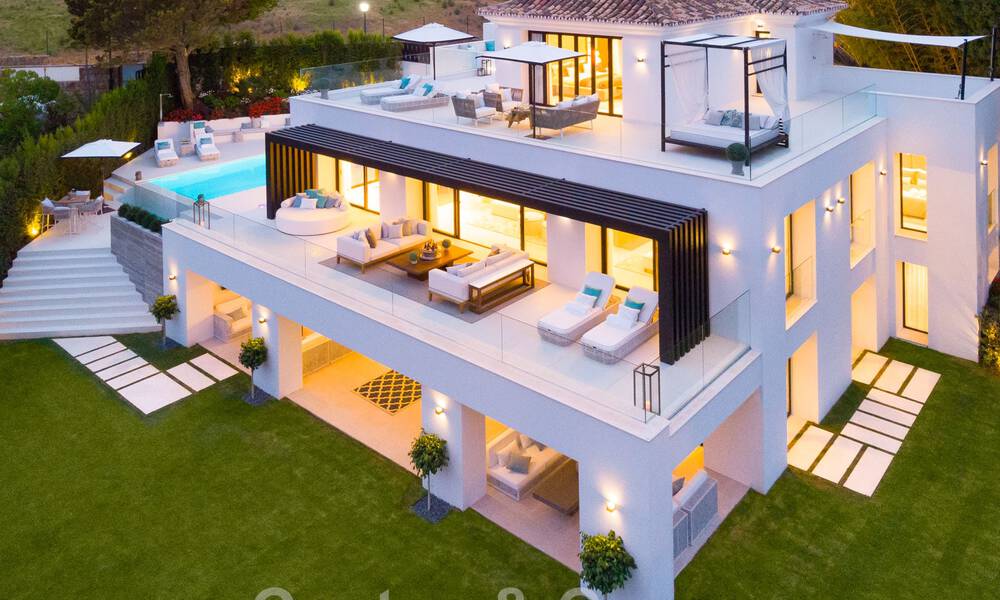 Prachtige, eigentijdse villa te koop gelegen in het hartje van Nueva Andalucia’s golfvallei in Marbella 43031