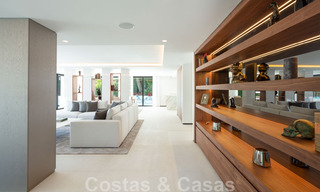 Prachtige, eigentijdse villa te koop gelegen in het hartje van Nueva Andalucia’s golfvallei in Marbella 43049 