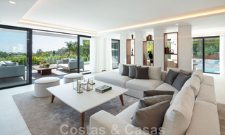 Prachtige, eigentijdse villa te koop gelegen in het hartje van Nueva Andalucia’s golfvallei in Marbella 43050 