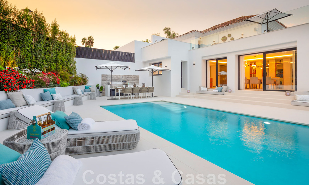 Prachtige, eigentijdse villa te koop gelegen in het hartje van Nueva Andalucia’s golfvallei in Marbella 43055