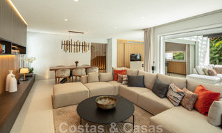 Charmante, moderne luxevilla te koop, in een prestigieuze woongemeenschap aan de strandzijde op de Golden Mile van Marbella 43278 