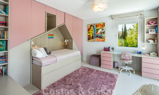 Charmante, moderne luxevilla te koop, in een prestigieuze woongemeenschap aan de strandzijde op de Golden Mile van Marbella 43282 