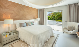 Charmante, moderne luxevilla te koop, in een prestigieuze woongemeenschap aan de strandzijde op de Golden Mile van Marbella 43283 