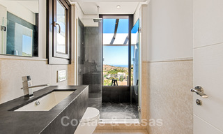 Eigentijdse, hoger gelegen luxevilla te koop met panoramisch zeezicht gelegen in Marbella Oost 43834 