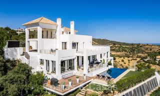 Eigentijdse, hoger gelegen luxevilla te koop met panoramisch zeezicht gelegen in Marbella Oost 43845 