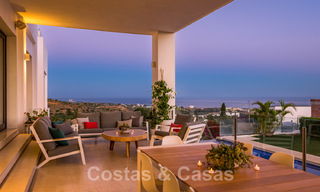 Eigentijdse, hoger gelegen luxevilla te koop met panoramisch zeezicht gelegen in Marbella Oost 43855 