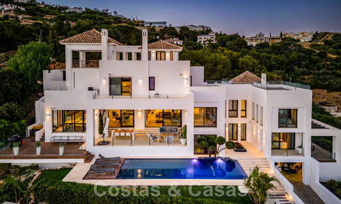 Eigentijdse, hoger gelegen luxevilla te koop met panoramisch zeezicht gelegen in Marbella Oost 43863